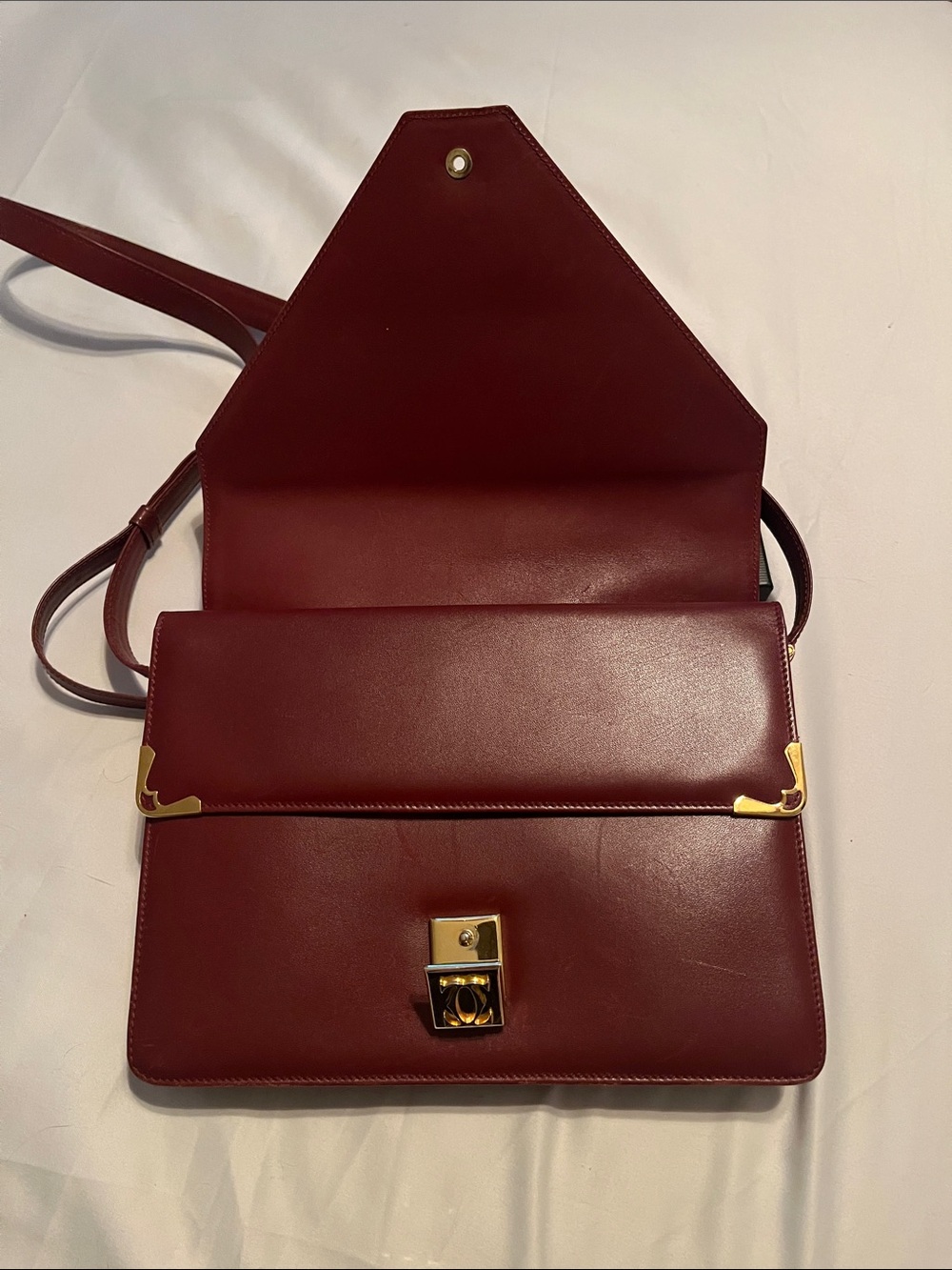 Classic Burgundy Leather Shoulder Bag with Gold Hardware - Picture 10 of 14